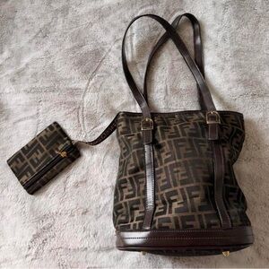 Elegant Brown Tote Bag with Matching Pouch